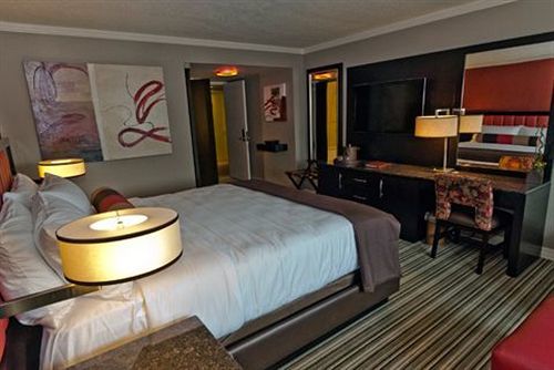 Golden Nugget & Casino 4*